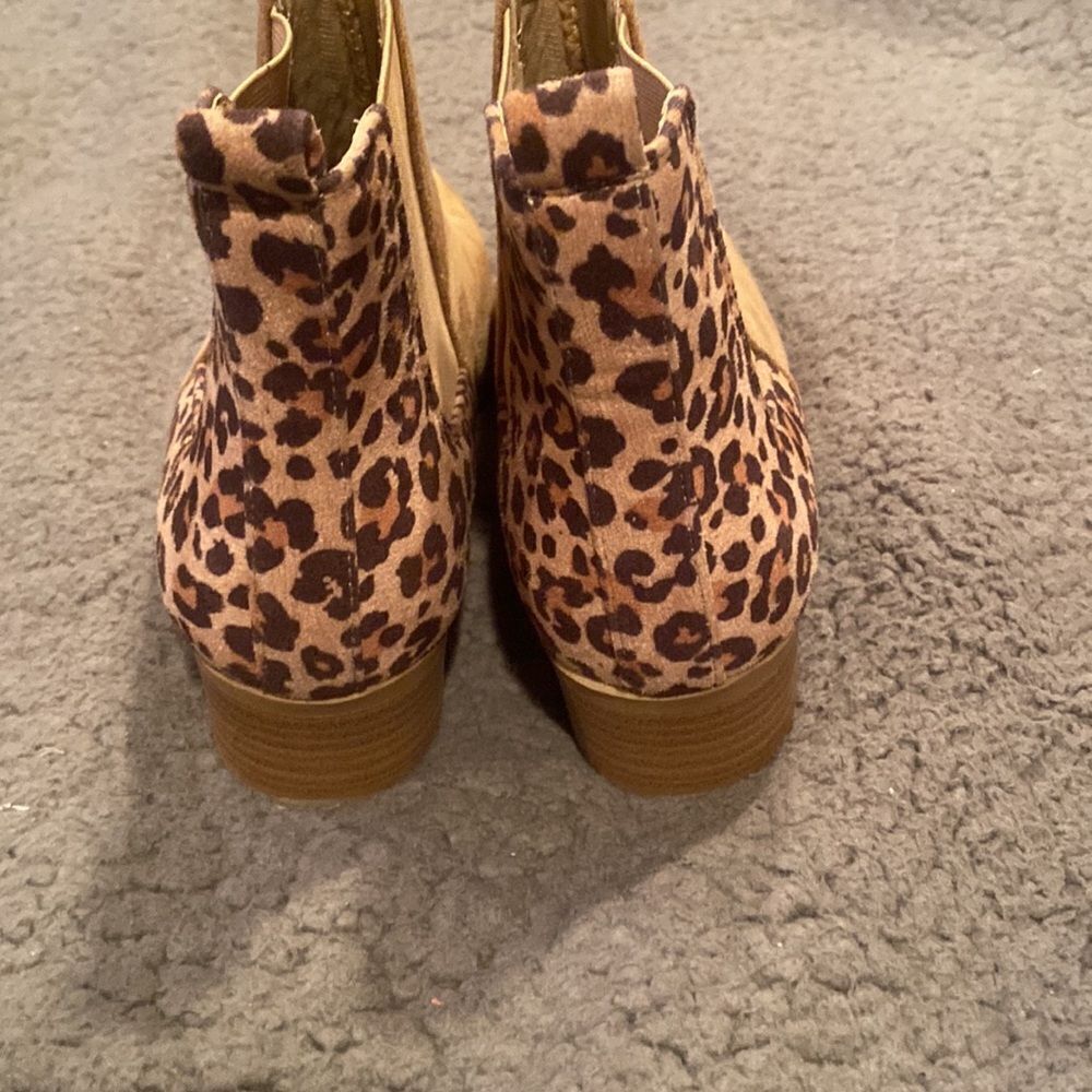 Soda Leopard Print Bootie Size 6 - image 6